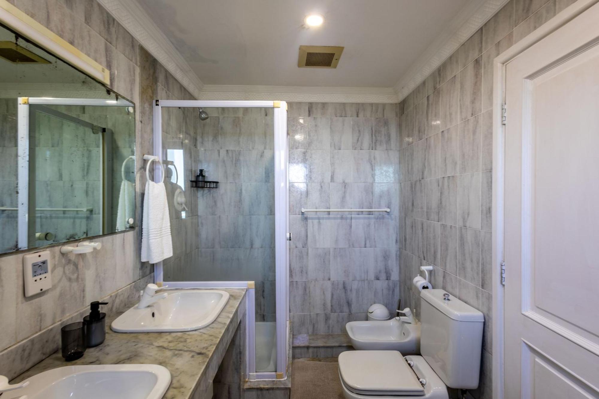 Self-catering At Ocean Breeze Apartment *